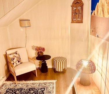 Alesund Apartamento | Downtown Historical House with Renovated apartments free P near