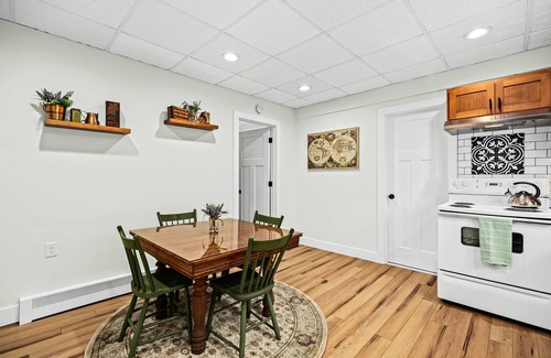 Holly Apartamento | Downtown Holly Homefront - Walk to downtown Holly
