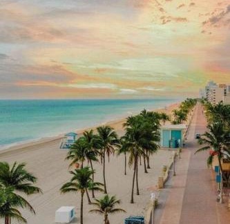 North Beach Apartamento | Downtown Hollywood, Holiday Retreat at Dania Beach