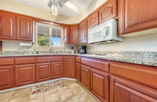 East Mesa Casa | Downtown Home w/Enclosed Yard, Gas Grill, Free WiFi, Central A/C, Washer/Dryer