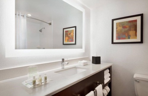 Rock Island Casa | Downtown hotel room in Rock Island’s arts district !