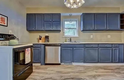Near Northside Casa | Downtown Indy Comfort | 5BR, 2BA Sleeps 12