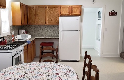 Ionia Casa | Downtown Ionia 2 Story Cottage