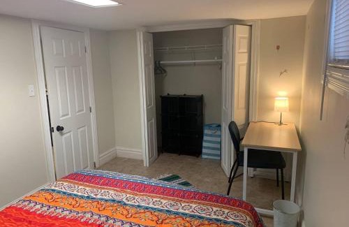 South Central Casa | Downtown-Jackson Park private Budget Friendly Room