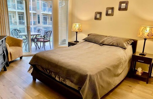 North End Apartamento | Downtown Kelowna 2 Bdrm 2 Bath Waterfront Condo