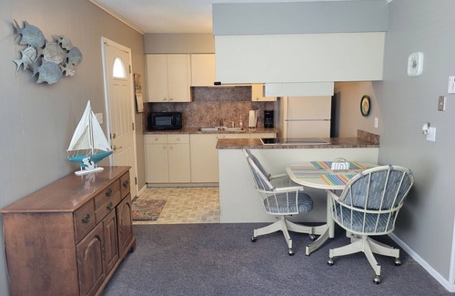 Lake Placid Apartamento | DOWNTOWN LAKE PLACID FLORIDA MURAL TOUR APARTMENT - CLEAN AND NICE!
