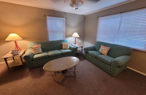 Lake Placid Apartamento | DOWNTOWN LAKE PLACID FLORIDA MURAL TOUR APARTMENT - CLEAN AND NICE!