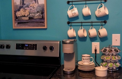 Lancaster Apartamento | DOWNTOWN Lancaster Studio Apartment! “Modern Meets Vintage.”