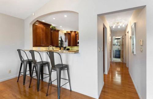 Hendricks and Venice Isles Casa | DOWNTOWN LAS OLAS WATERFRONT HOME UPDATED UNIT