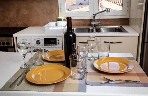 Lavreotiki Apartamento | Downtown Lavrio Port Cozy Apt