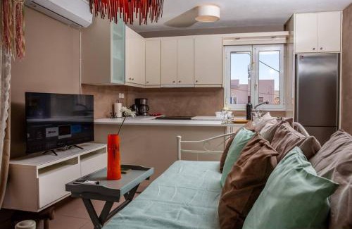 Lavreotiki Apartamento | Downtown Lavrio Port Cozy Apt