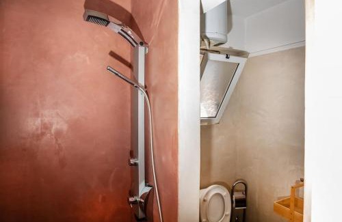 Lavreotiki Apartamento | Downtown Lavrio Port Cozy Apt