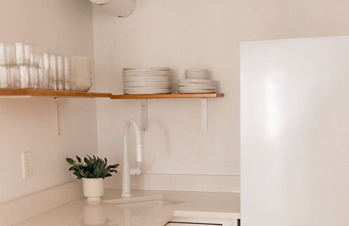 West Fairfax Apartamento | Downtown Loft Apartment within Walking Distance to Everything!