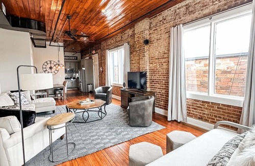 Tuscaloosa Apartamento | Downtown Lofts 1 Bedroom Penthouse