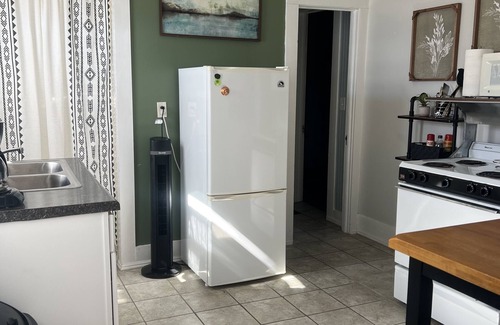 Loudonville Apartamento | Downtown Loudonville Downstairs 1 Bed Apt