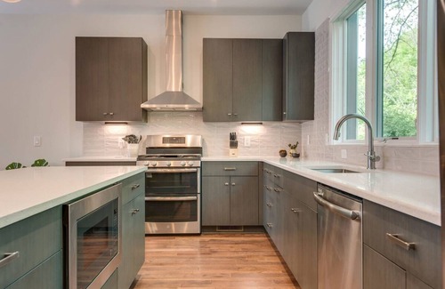 North Nashville Casa | Downtown Luxury - 10 Beds Free Parking