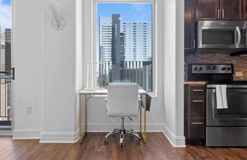 Waller Creek District Apartamento | Downtown | Luxury 1BD Apt. | Pool | Gym | Great Views