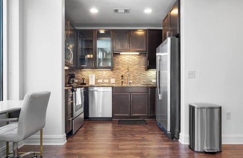 Waller Creek District Apartamento | Downtown | Luxury 1BD Apt. | Pool | Gym | Great Views