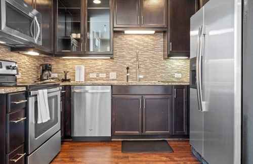 Waller Creek District Apartamento | Downtown | Luxury 1BD Apt. | Pool | Gym | Great Views