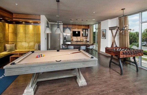 Courier City - Oscawana Apartamento | Downtown Luxury | Pool, Gym,FREE Parking and more!