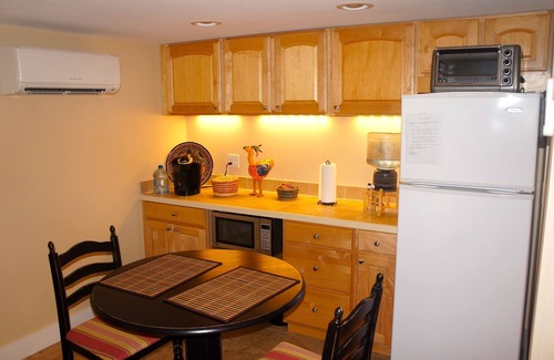 Brevard Apartamento | Deluxe Downtown Studio, Brevard NC