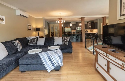 Eureka Springs Historic District Condominio | Downtown luxury, full amenities with parking