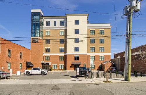 Central Business District Apartamento | Downtown Lynchburg Condo with James River Views