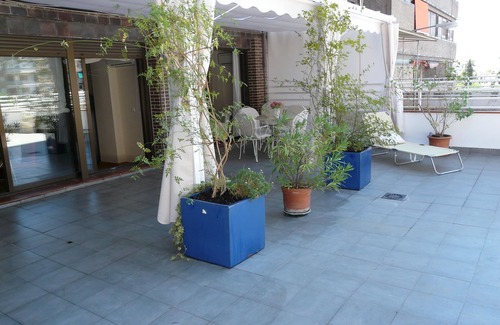 Plaza de Toros-Doctores-San Lázaro Apartamento | Centro, magnífica zona, cerca ferrocarril, gran terraza privada, parking gratis