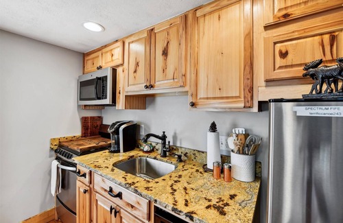 Blowing Rock Cabina | Downtown Main Street -2 BR PATIO CERCADO