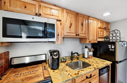 Blowing Rock Cabina | Downtown Main Street -2 BR PATIO CERCADO