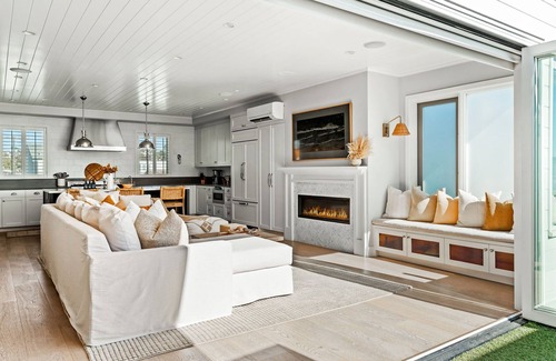 The Strand Casa | Downtown Manhattan Beach 4BR | Sauna & Elevator