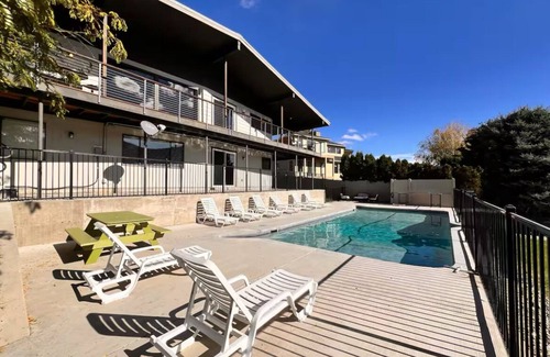 Manson Casa | Downtown Manson- Pool, Hot tub, Game Room, Views
