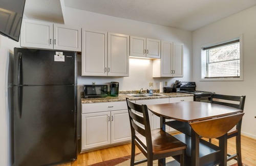 Marlinton Apartamento | Downtown Marlinton Vacation Rental Apartment!