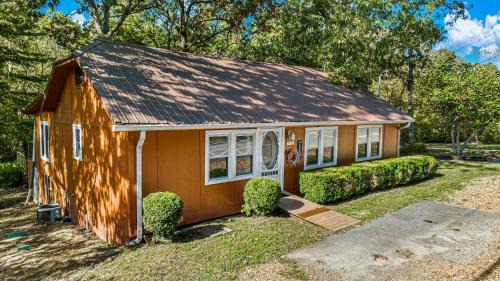 Mentone Casa | Downtown Mentone - Baileys Bungalow