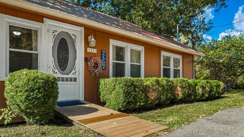 Mentone Casa | Downtown Mentone - Baileys Bungalow