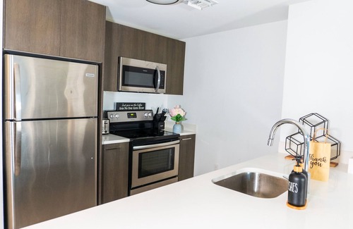 Overtown Apartamento | Downtown Miami Getaway Modern Condo with Infinity Pool Access and Central Living