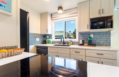 Mill Valley Casa | Downtown Mill Valley Modern Cozy Upstairs Apartment in Best San Francisco Bay Area