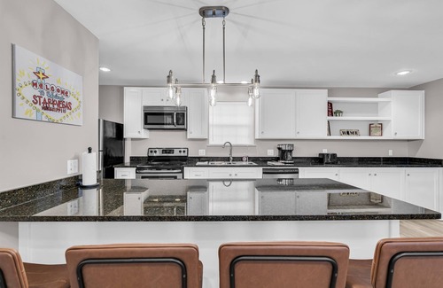 Starkville Casa | Downtown | Modern | Cottage