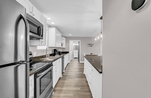 Starkville Casa | Downtown | Modern | Cottage