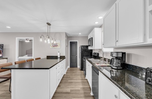 Starkville Casa | Downtown | Modern | Cottage