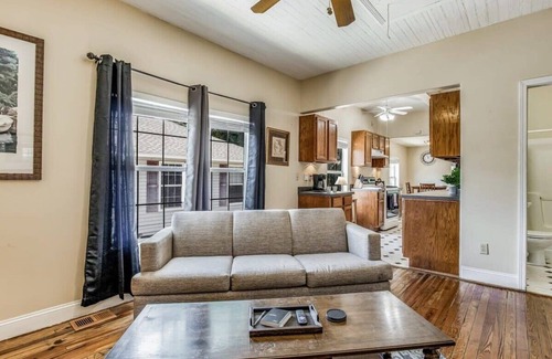 South Pensacola Casa | Downtown! Modern Interior! Sweet on Strong - A