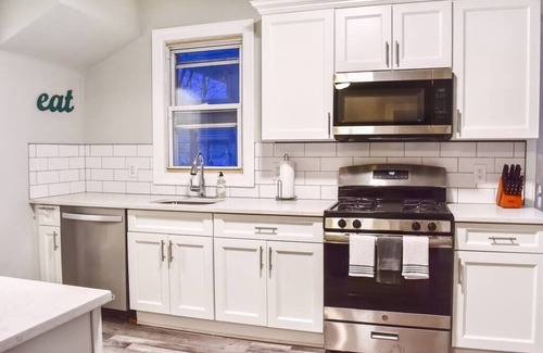 Montclair Apartamento | Downtown Montclair | 2BR Apt | Parking & Train Nearby