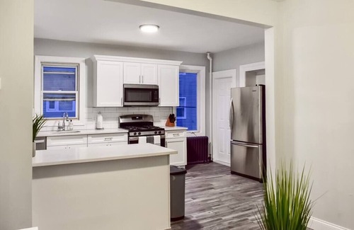 Montclair Apartamento | Downtown Montclair | 2BR Apt | Parking & Train Nearby