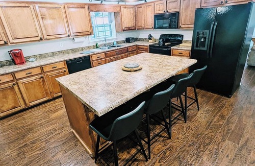 Muscle Shoals Casa | Downtown Muscle Shoals w/Private Pool Near FAME