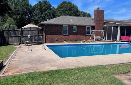 Muscle Shoals Casa | Downtown Muscle Shoals w/Private Pool Near FAME