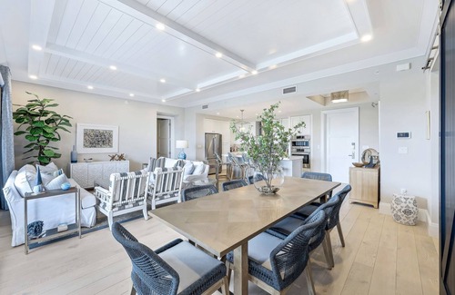 Redevelopment Area Condominio | Downtown Naples - Luxury Apartment with all amenities near Beach and 5th Ave.