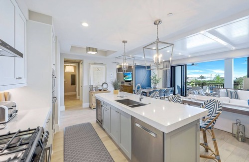 Redevelopment Area Condominio | Downtown Naples - Luxury Apartment with all amenities near Beach and 5th Ave.