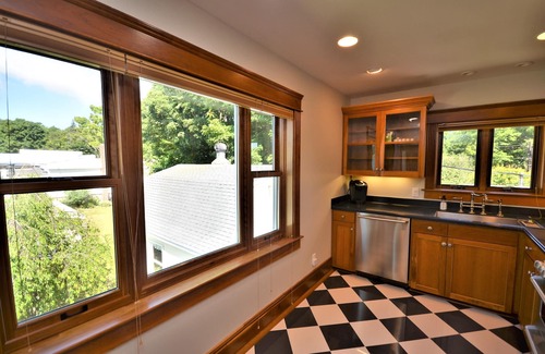 Northport Apartamento | Downtown Northport walking to everything including beach! Handicap accessible