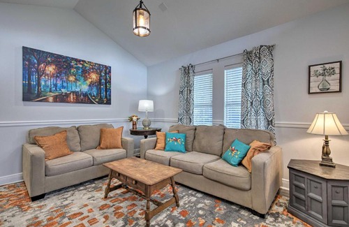 Biloxi Casa | Downtown Ocean Springs Duplex with AandC 1 Mi to Beach