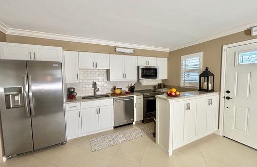 Old Naples Condominio | Downtown "old" Naples, walking distance to beach, restaurants & shops